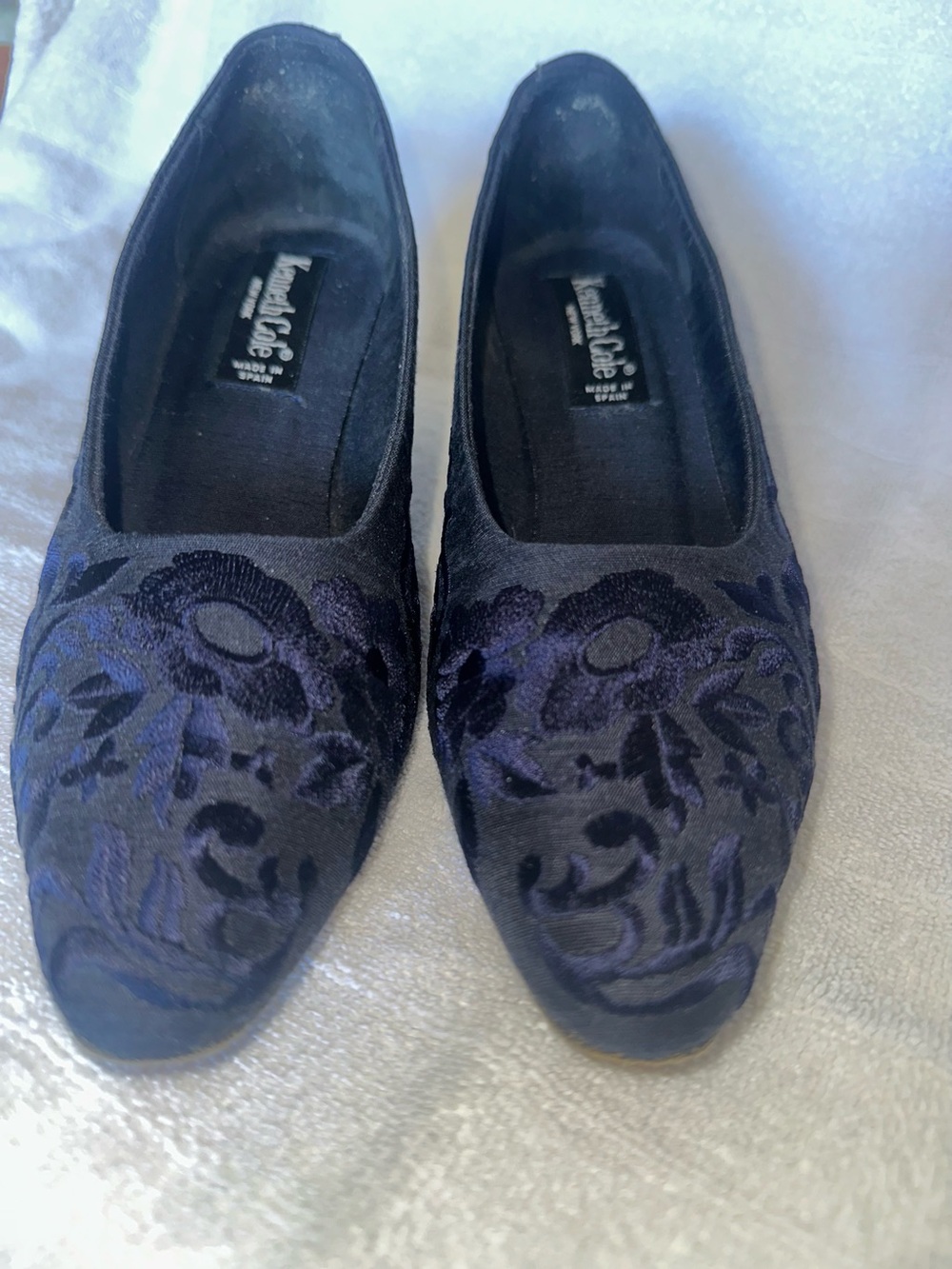Kenneth Cole Navy Blue Floral Embroidered shoes